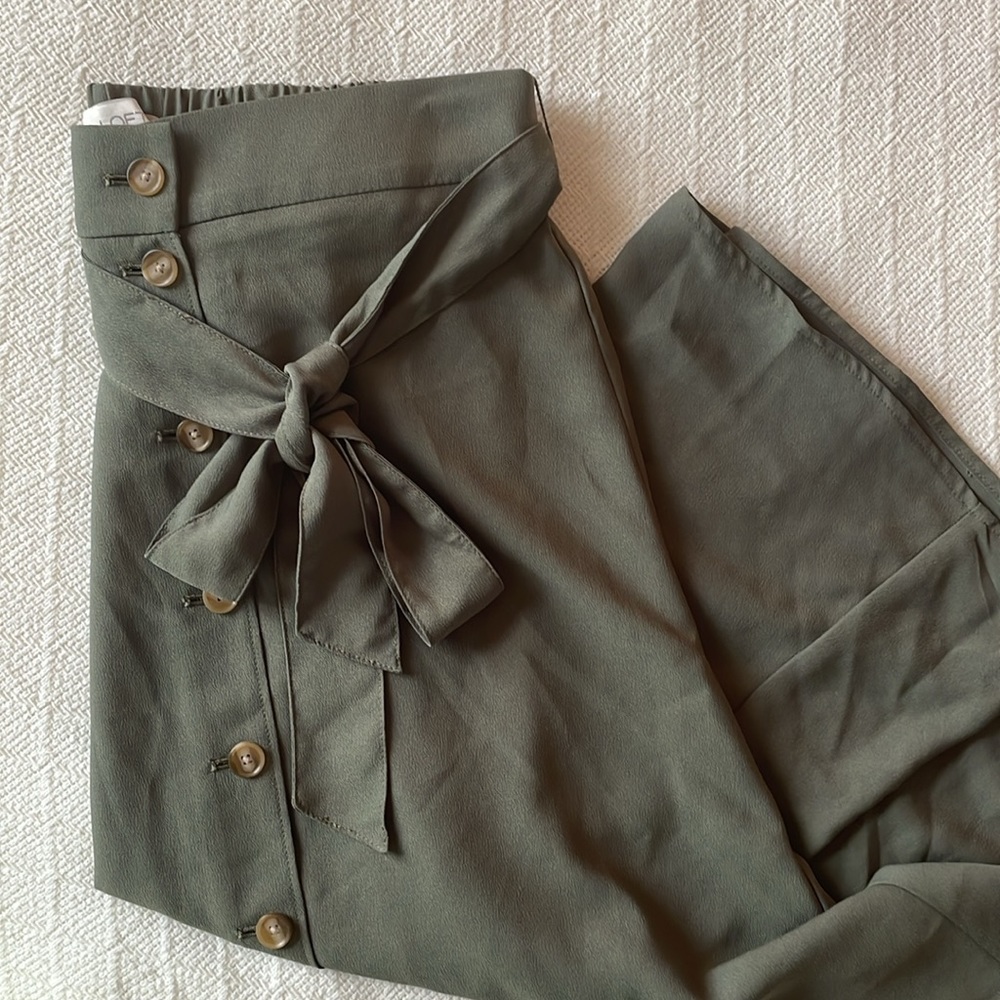 Green tie waist skirt